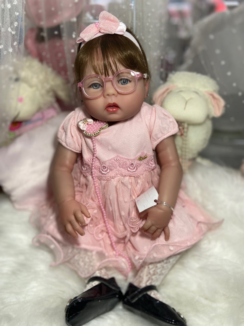 Bebê Reborn Maria Clara de Oculos Lançamento 2024+ Enxoval de brinde+ 6X sem juros+ Frete Grátis