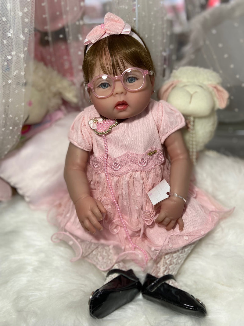 Bebê Reborn Maria Clara de Oculos Lançamento 2024+ Enxoval de brinde+ 6X sem juros+ Frete Grátis